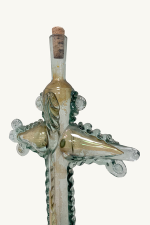 Cross-shaped carafe