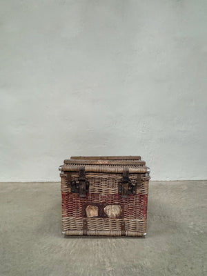 Basket trunk