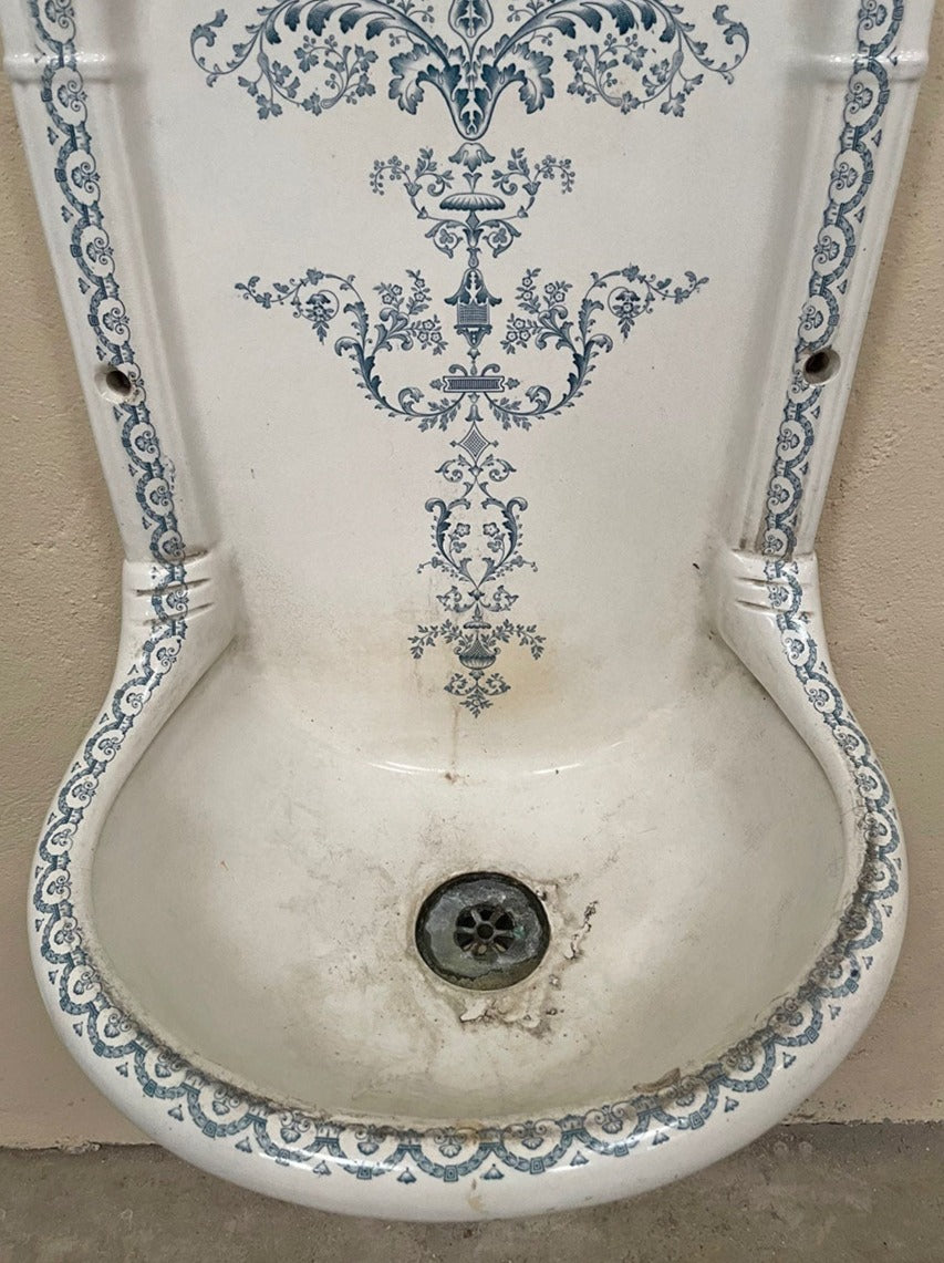 Porcelain sink (Reserved)