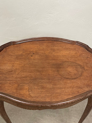Oval top occasional table