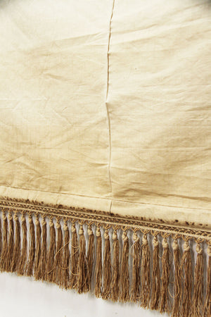 Pair of linen blinds (priced individually)