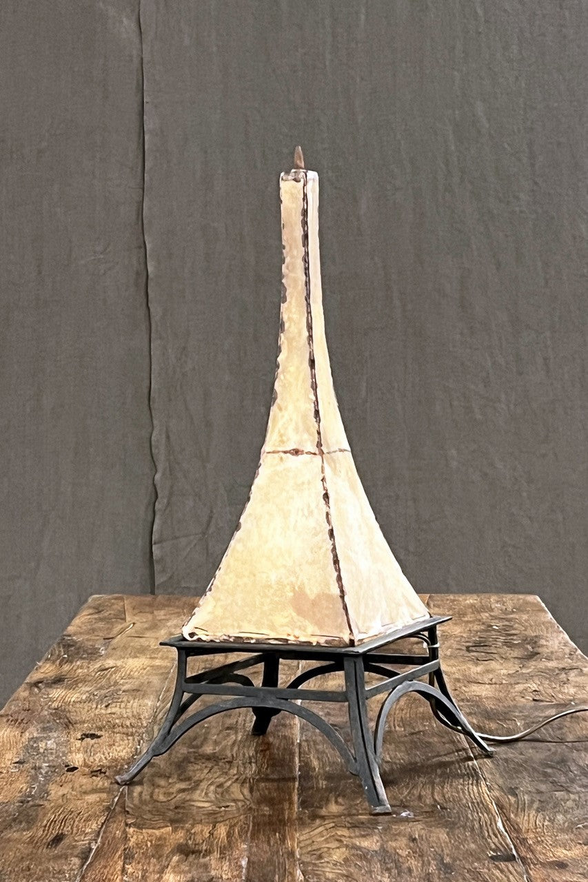 Metal base 'Eiffel' table lamp