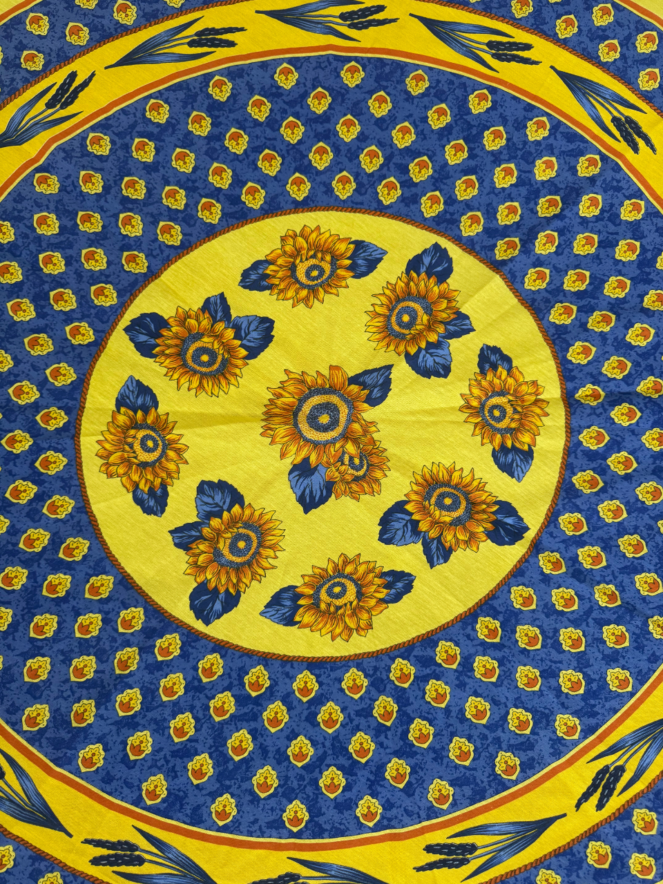 Oval tablecloth