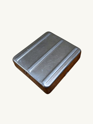 Metal cigarette box