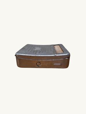 Metal cigarette box