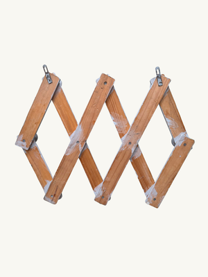 Folding rack (Reserved)