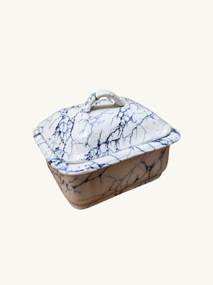 Veined soap dish