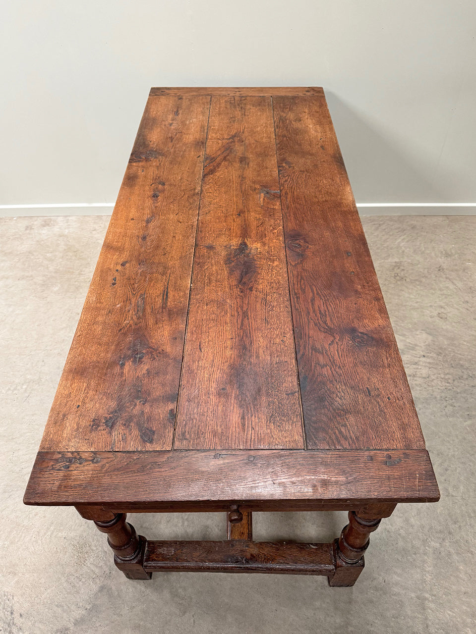 3 plank top table