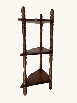 Wall hung corner shelf