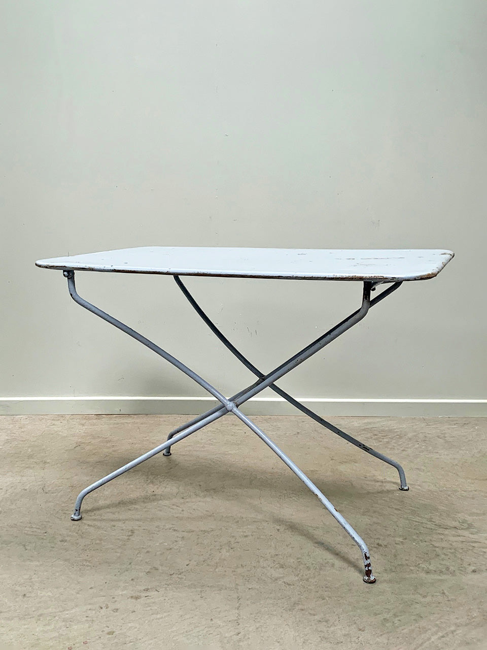 Folding metal garden table