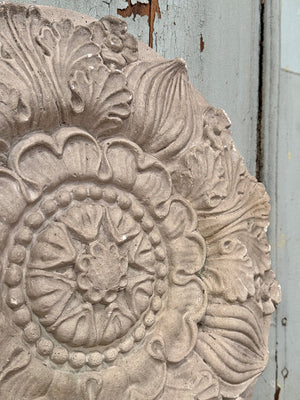 Round ceiling rose