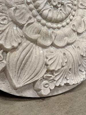 Round ceiling rose