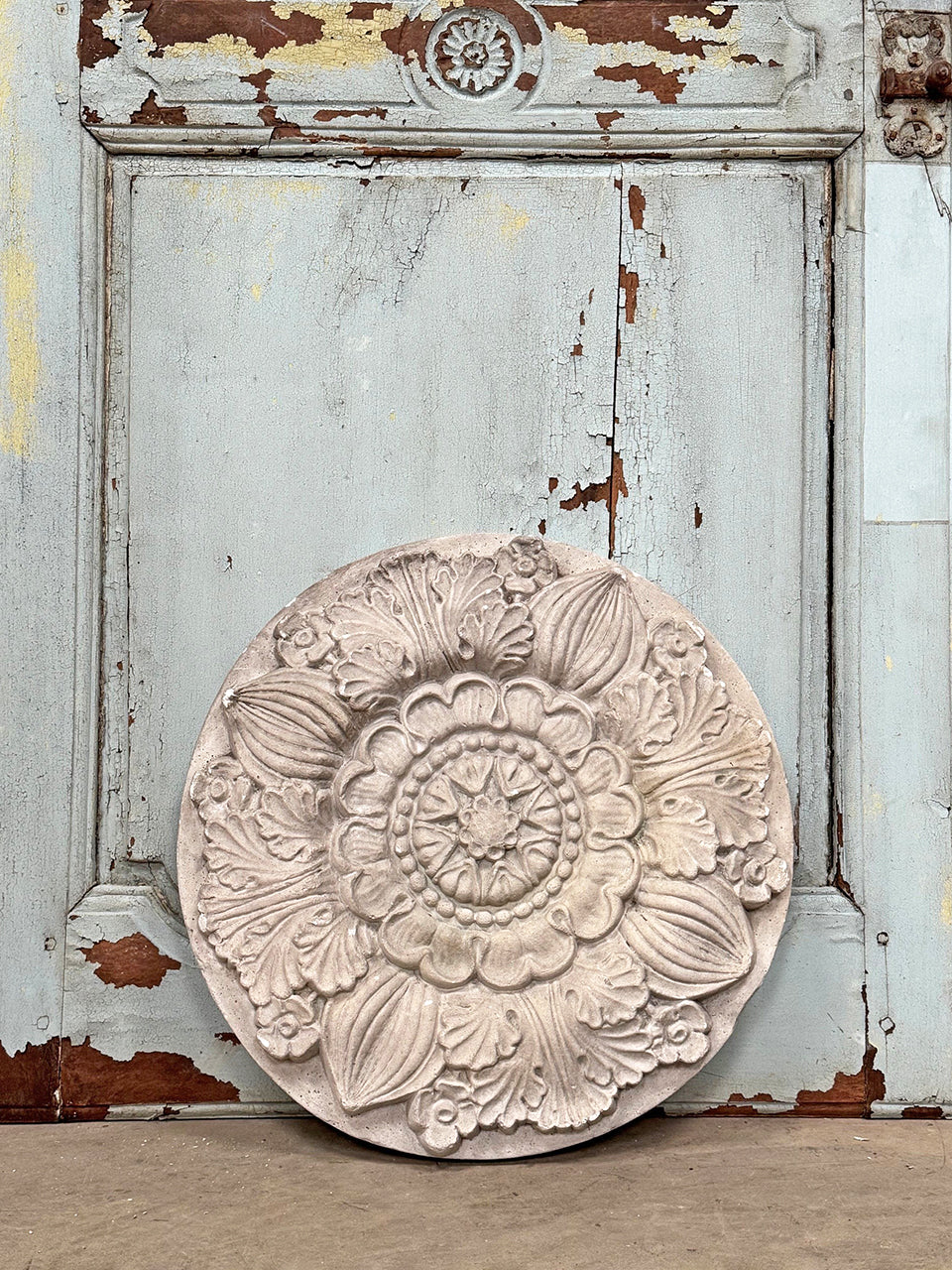 Round ceiling rose