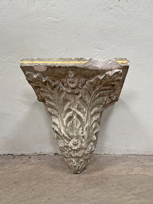 Large corbel