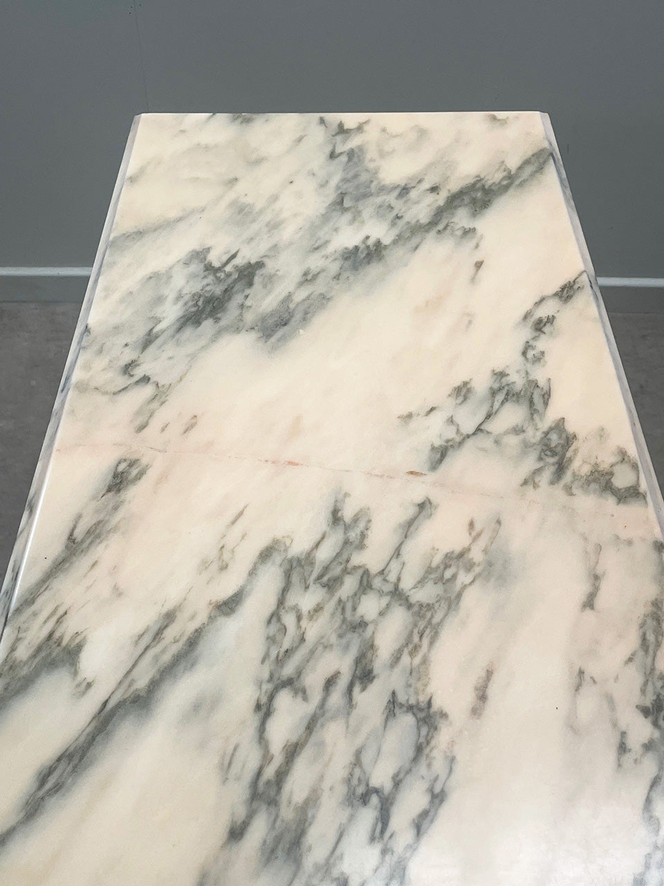 Cream veined marble top bistro table