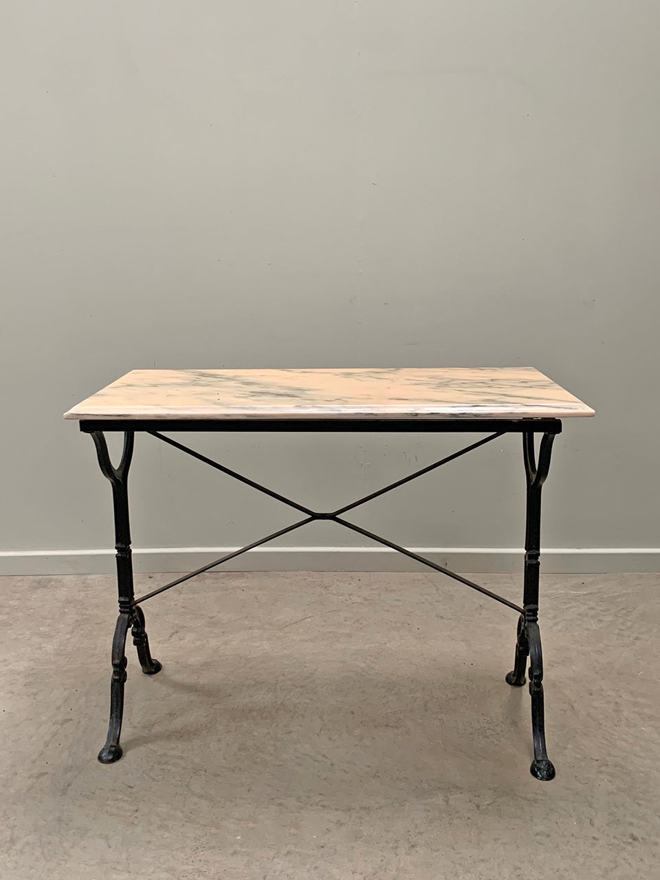 Cream veined marble top bistro table