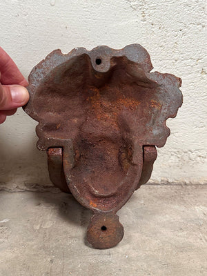 Cast iron door knocker  ﻿