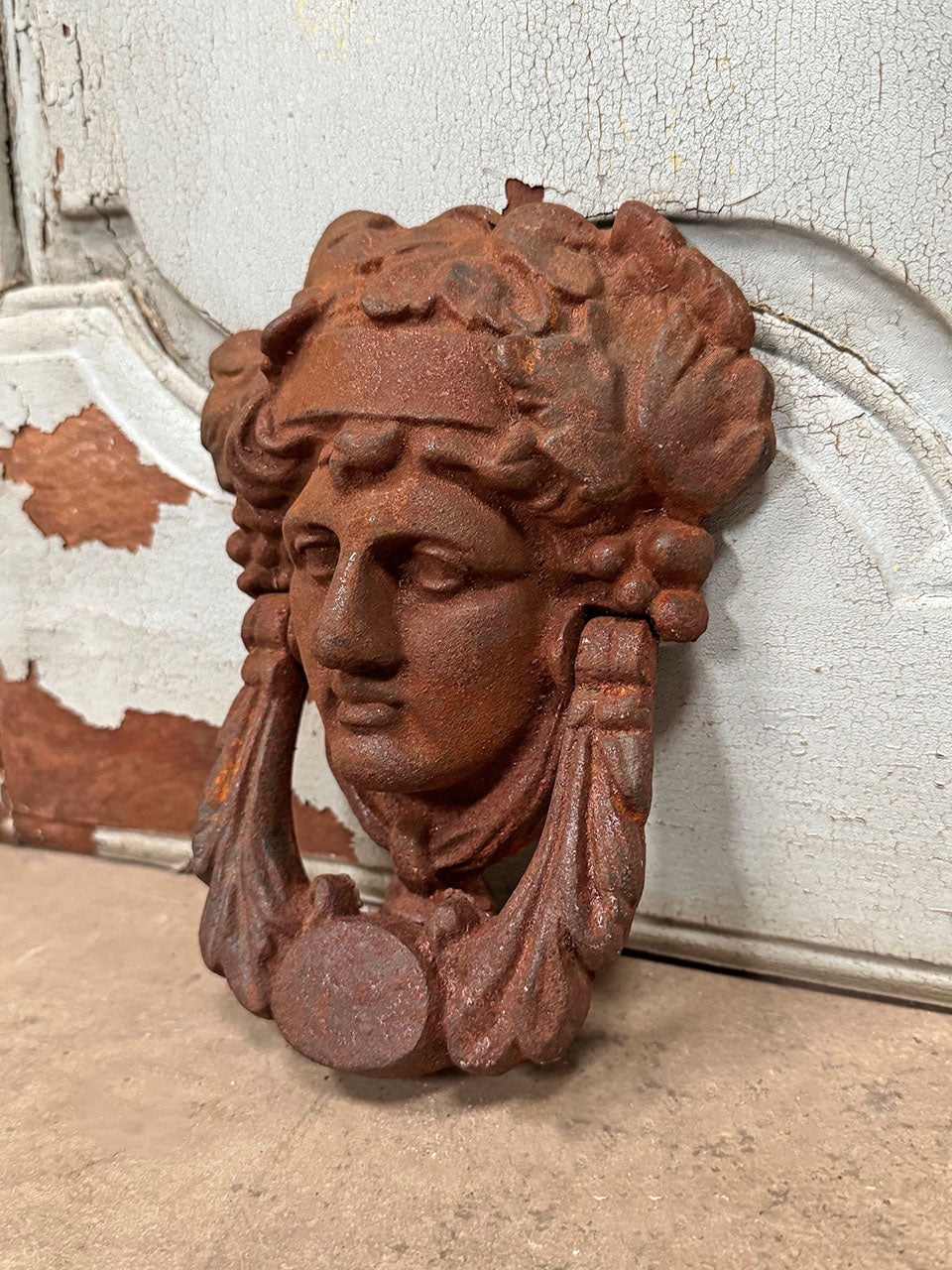 Cast iron door knocker  ﻿