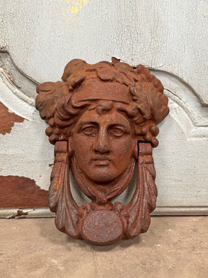 Cast iron door knocker  ﻿