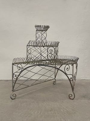 Garden etagere