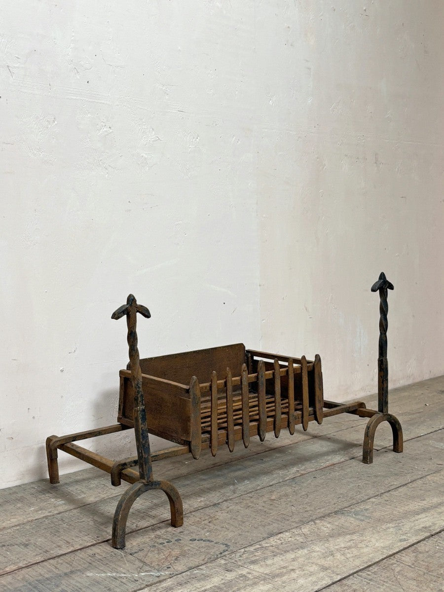 Fire basket and dogs