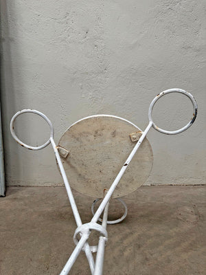 Metal pot stand (Reserved)