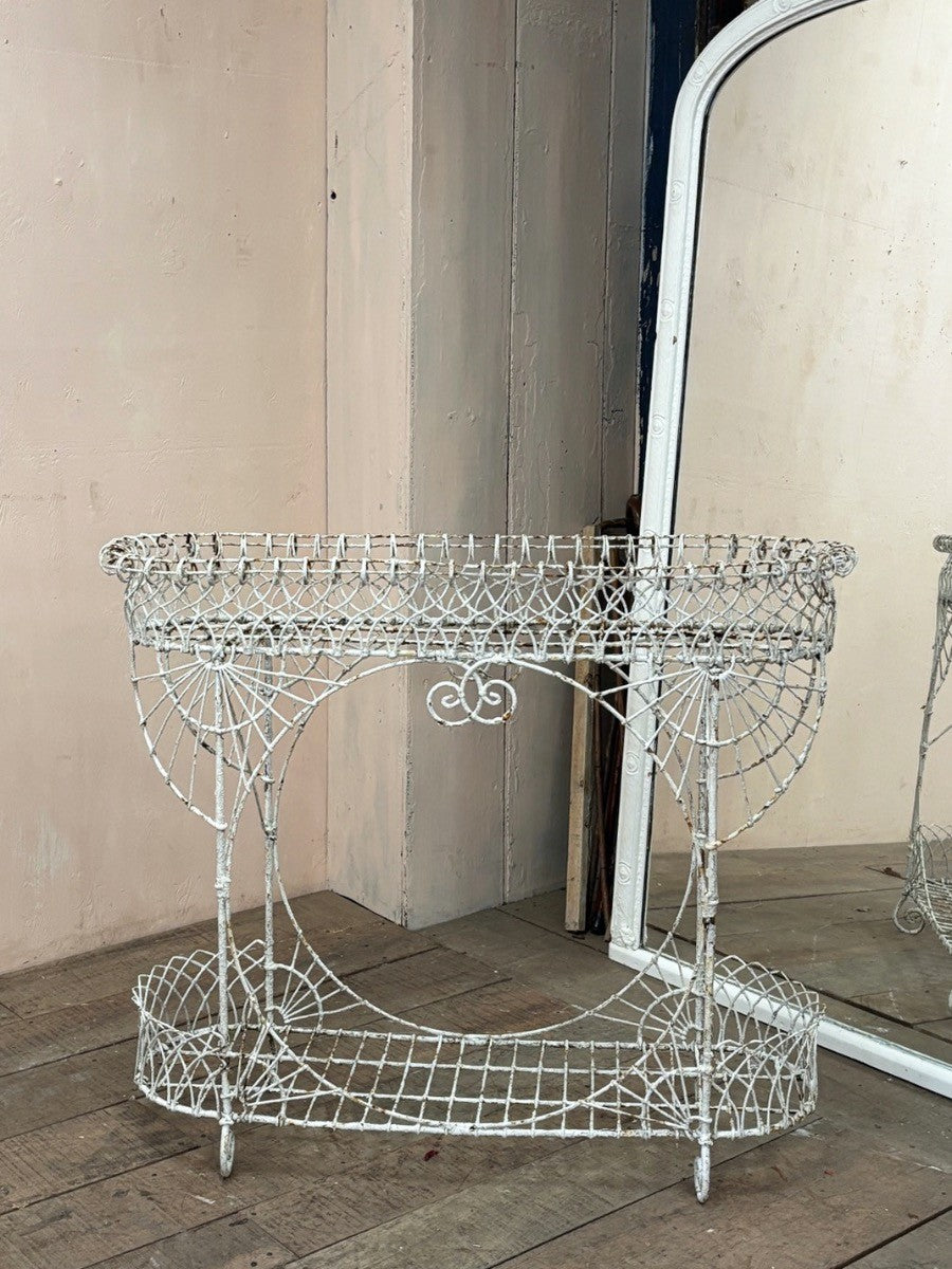 Regency plantstand