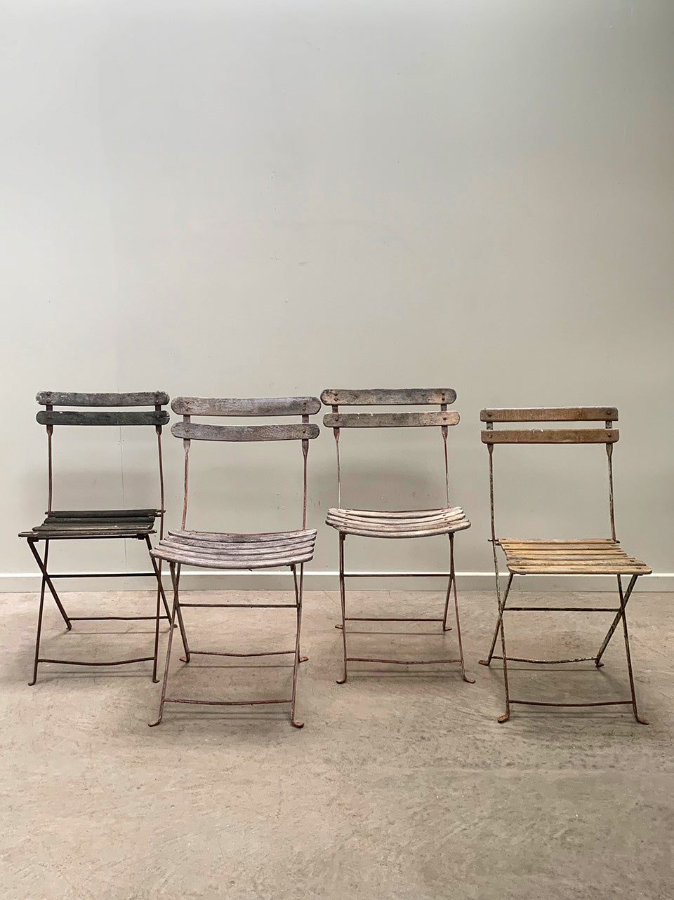 Set of 4 rustic garden chairs