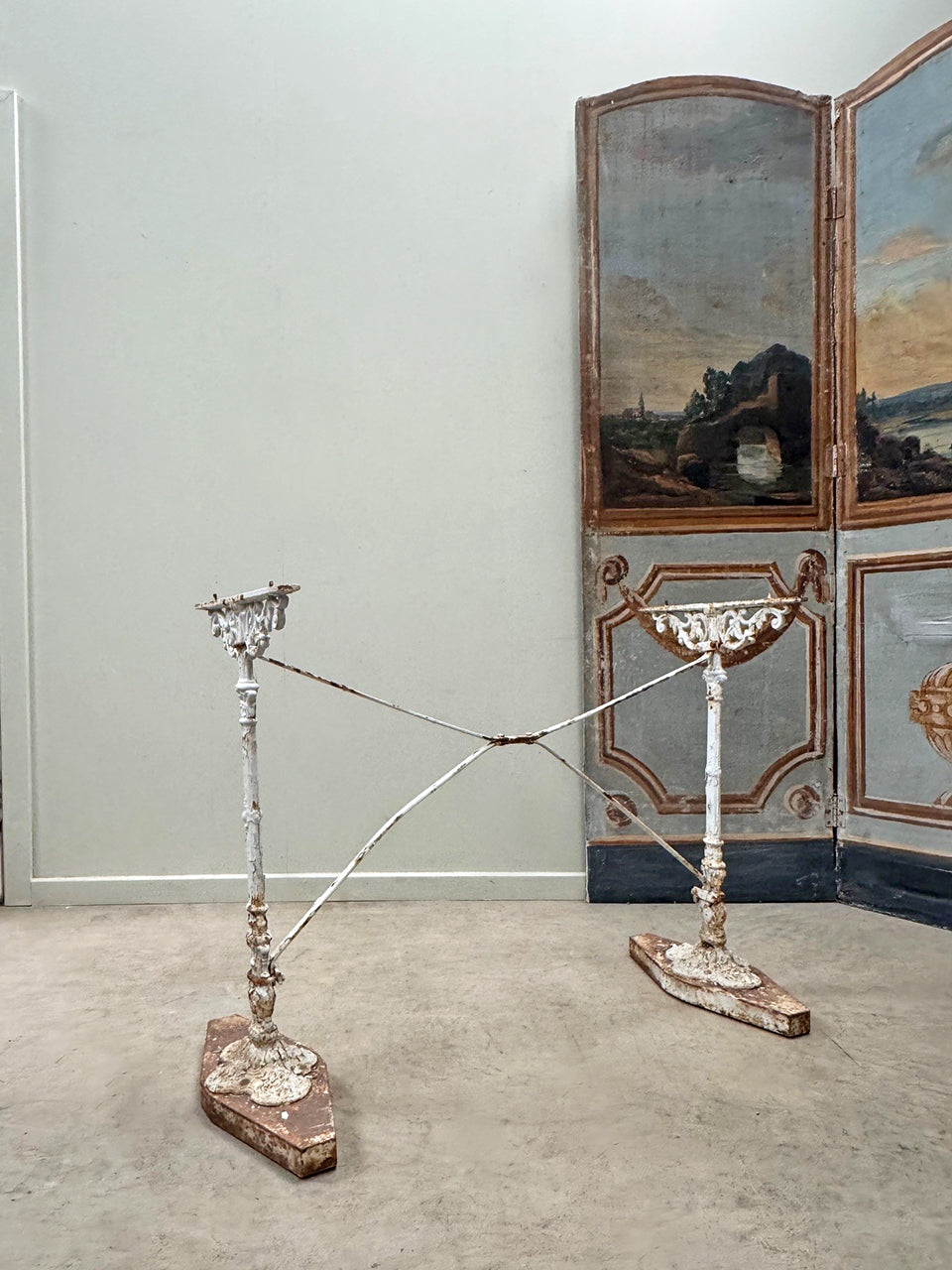 Cast iron bistro table base