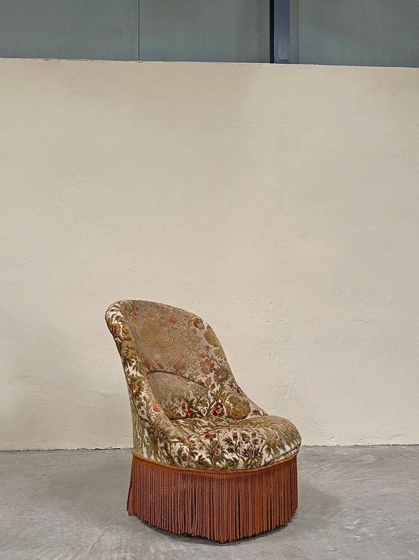Compact slipper chair 'as is'