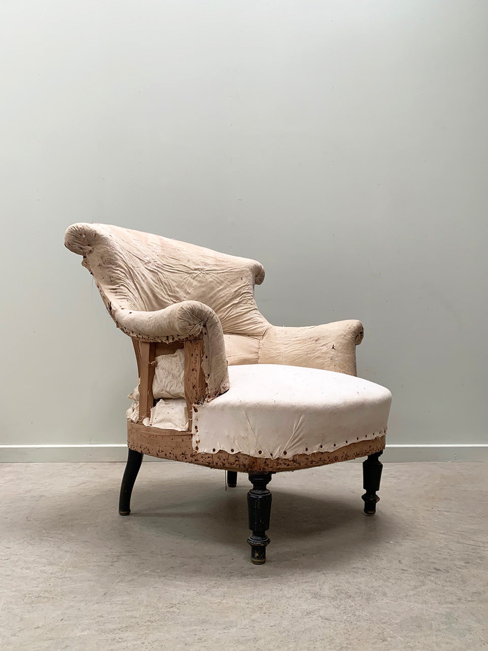 Compact chapeau de gendarme armchair 'as is'
