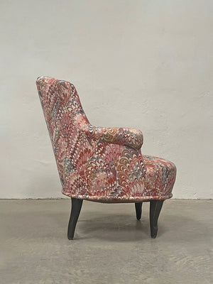 Chapeau de Gendarme armchair