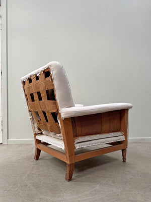 20th century armchair with flat armrests