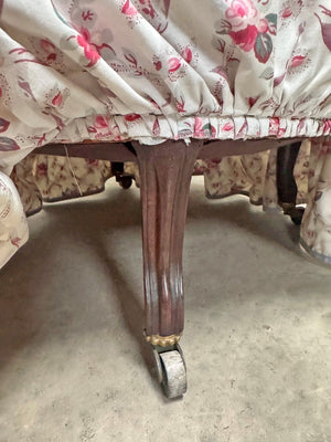 Low back crapaud armchair
