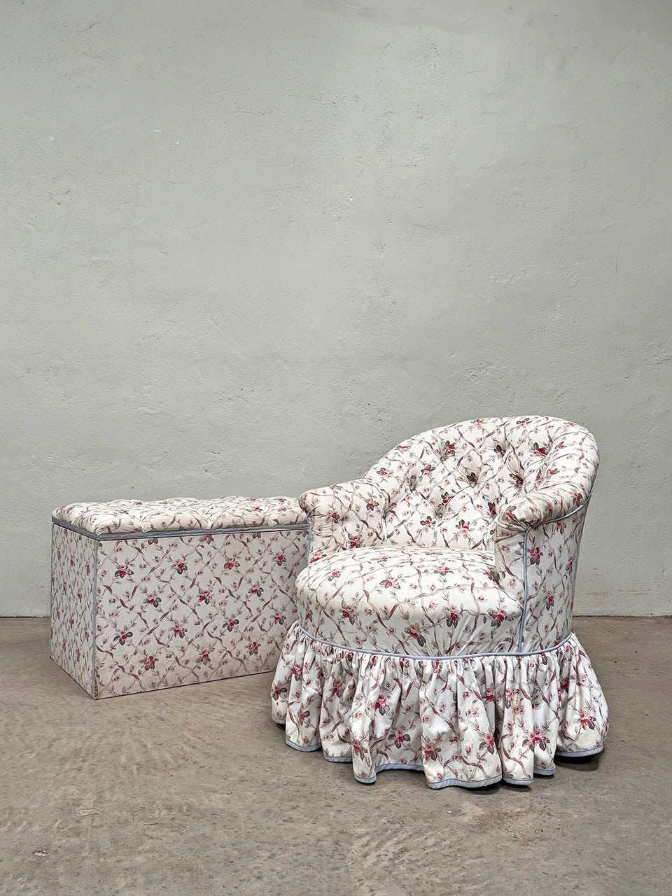 Low back crapaud armchair