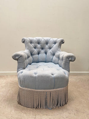 Pair of blue deep buttoned chapeau armchairs