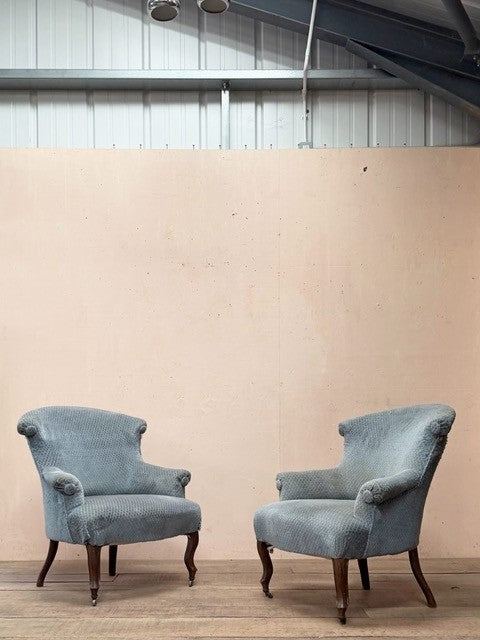 Pair of chapeau de gendarme armchairs