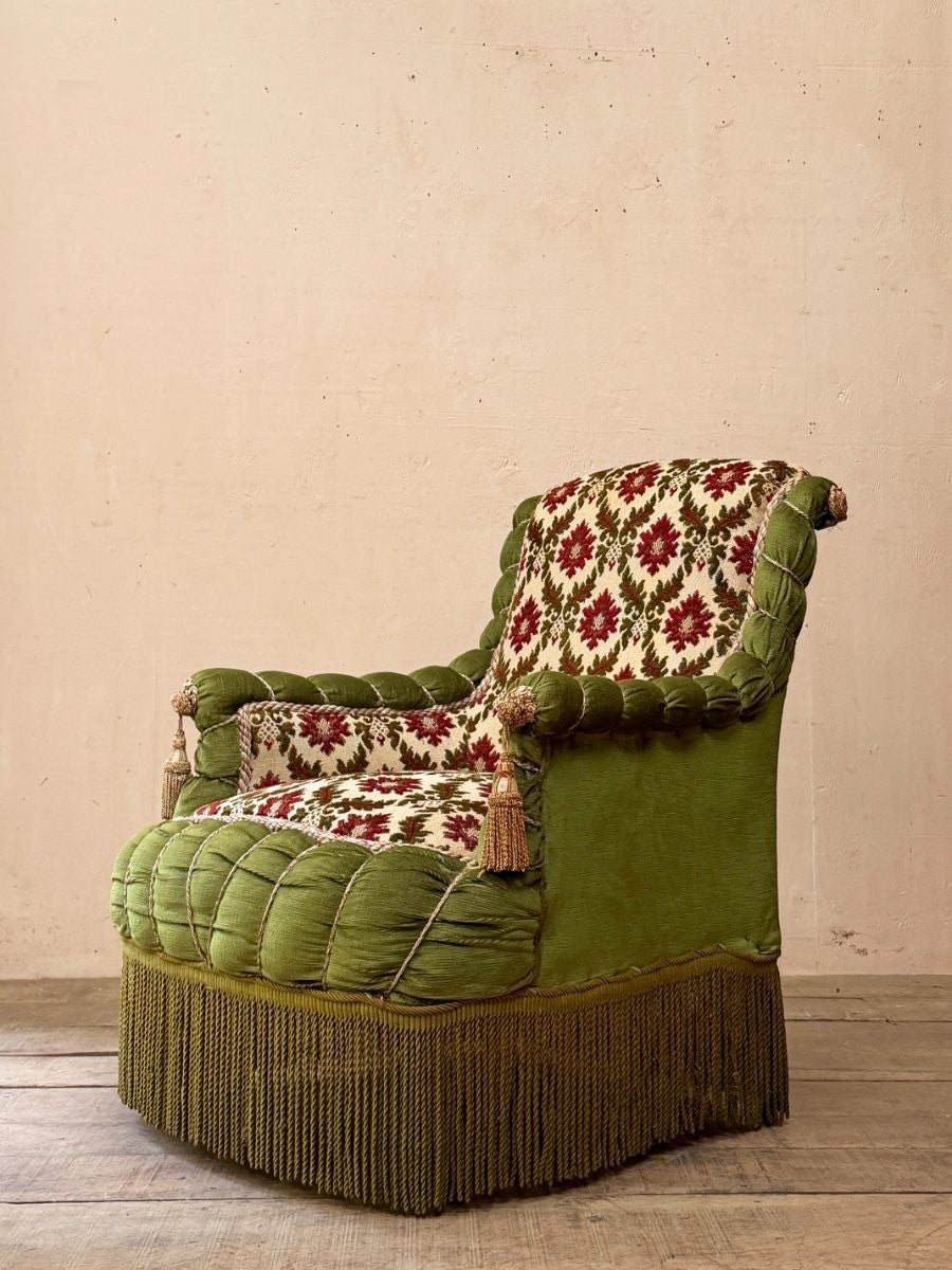Scroll back armchair with rope edge