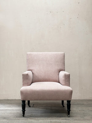 Square form armchair (+VAT)