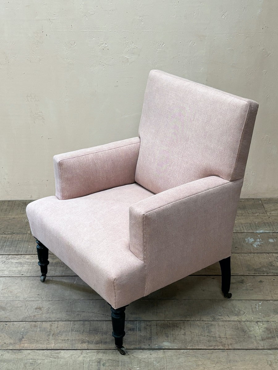 Square form armchair (+VAT)