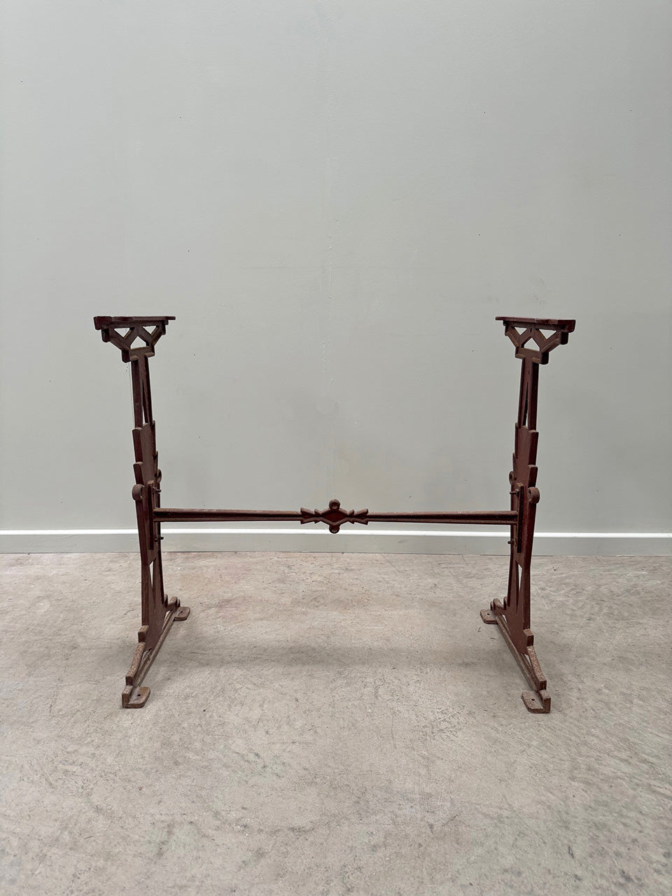 Art Deco bistro table base 'as is'