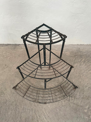 Corner garden etagere