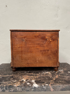 Apprentice chest of drawers