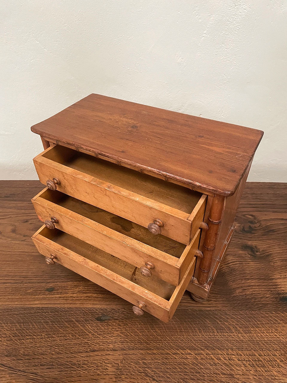 Scale model chest of drawers