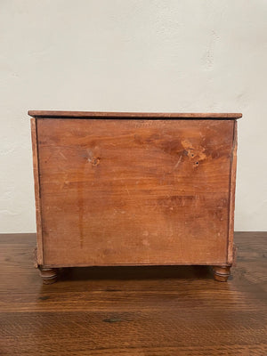 Scale model chest of drawers