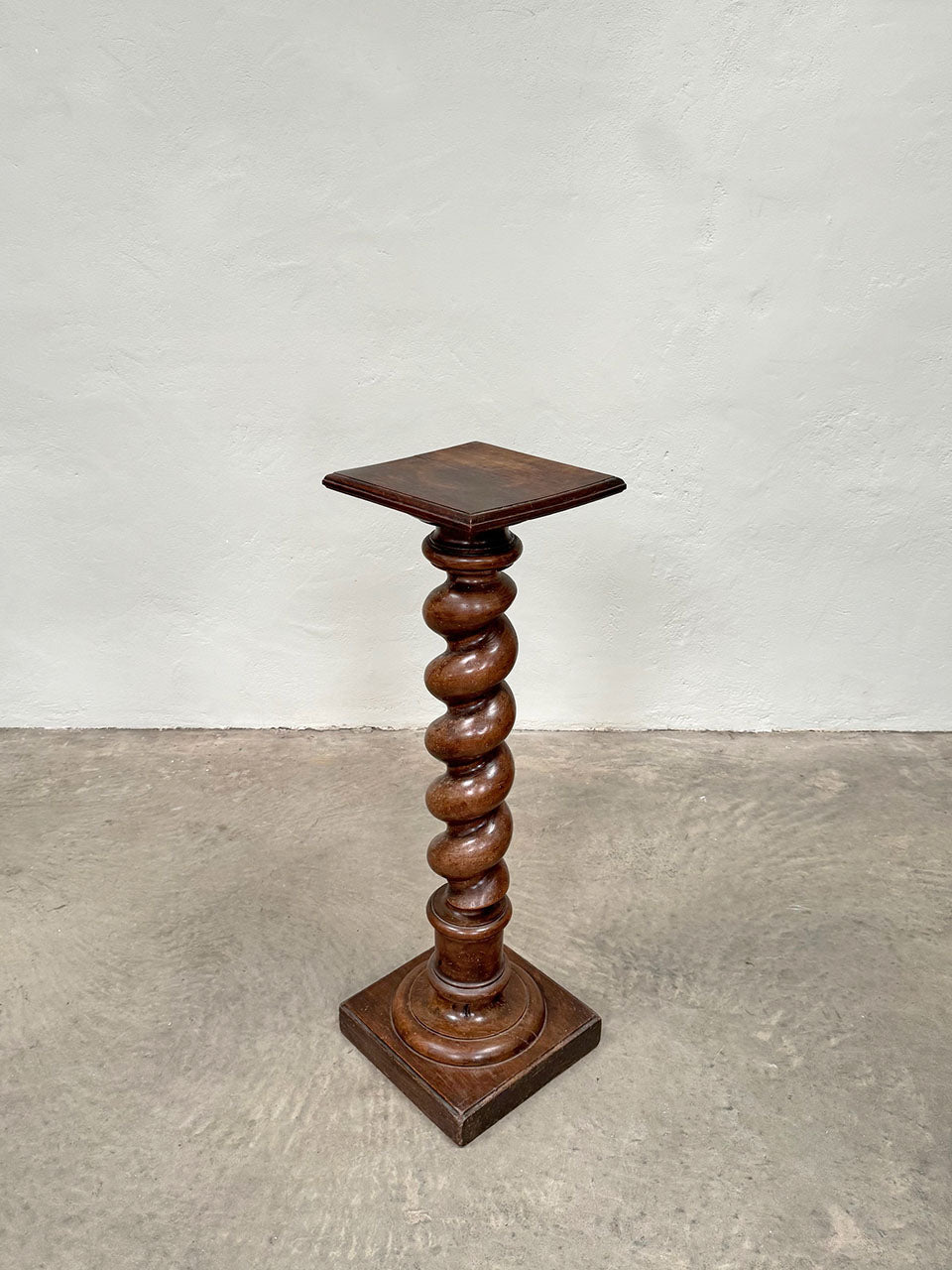 Barley twist column