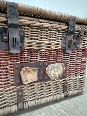 Basket trunk