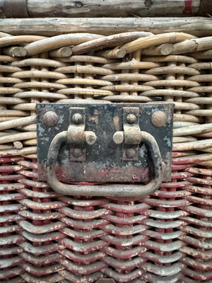 Basket trunk