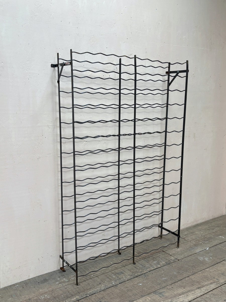 Wine bottle rack