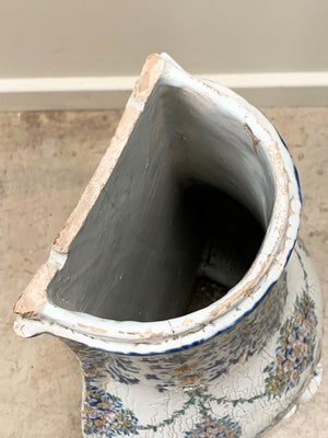Wall hung fountain